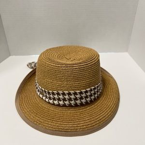 Kestral summer hat tan with Ribbon NWOT excellent condition